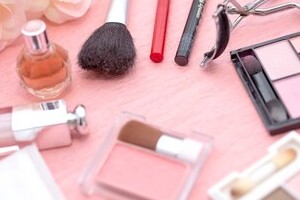 ブスと美人のメイクの差は「石膏とイチゴくらい違う」 「的確すぎる」ツイッターが女性に大拡散