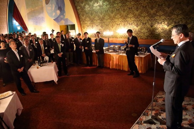 「感謝の会」には約300人が出席した