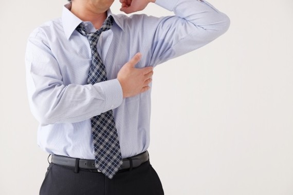 夏でもないのにすぐ汗をかいてしまう