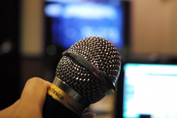 カラオケだって、いつまでも若々しい声で歌いたい