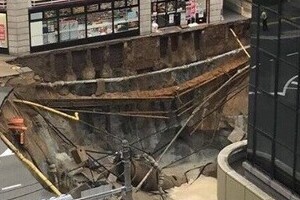 ロンブー淳も目撃「福岡の大陥没」　博多駅前のホテルで「心配」した事