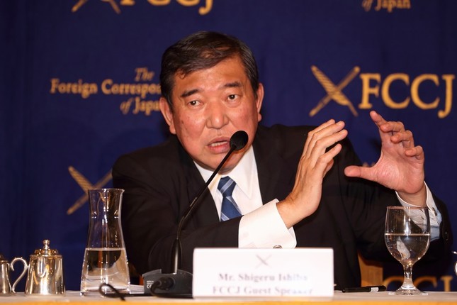 日本外国特派員協会で会見する石破茂・前地方創生担当相