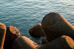 仙台港の津波、高さ1メートル40センチに　岩手県などでも潮位上昇中