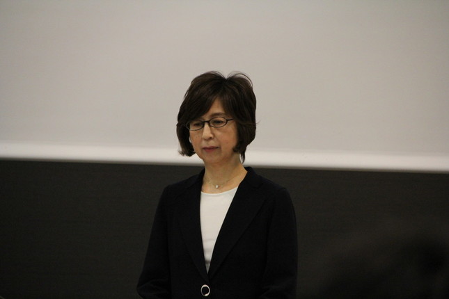 会見に臨む南場会長（2016年12月7日撮影）