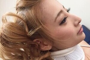 加藤紗里、乳輪はみ出し写真に騒然　包帯姿なのにセクシー過ぎる