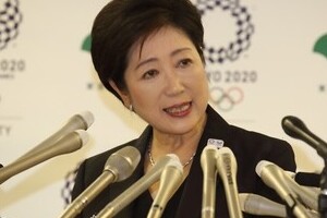 小池知事が「世襲」にイヤミ連発　「代理戦争」区長選前に強烈ジャブ