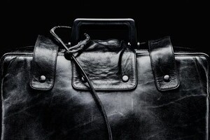 トランプ氏が「核のボタン」持った日　英紙「人類を破滅させ得るコードを手にした」