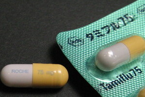 中学生がインフル薬で飛び降り死？　子どもを「異常行動」から守るには