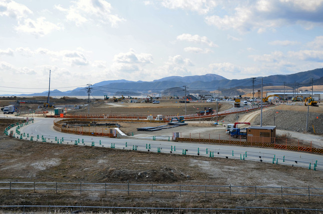 街の中心部だった場所は、今も復興工事が続いている
