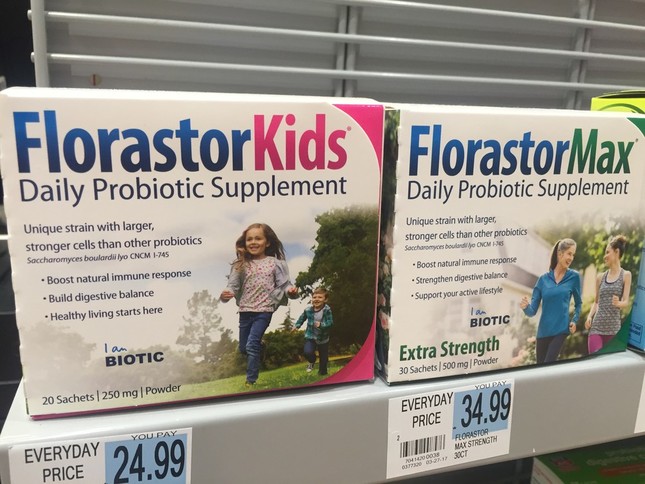 ドラッグストアの処方せん受付のレジ側にも陳列
