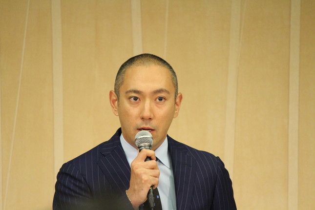 ブログで平和への思いを書いた海老蔵さん（2016年6月撮影）