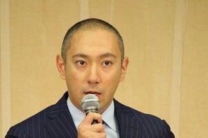 「アメリカと北でやっとけ」　 海老蔵ブログがネットで波紋