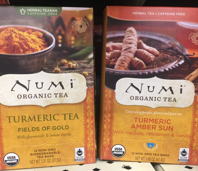 比較的飲みやすいのはルイボス入り（右）