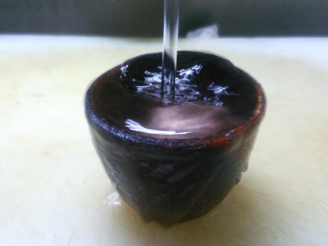 一升の日本酒を「ぐいーっと」…
