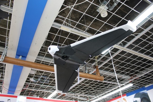 「Parrot Disco」（ビックカメラ新宿西口店で撮影）
