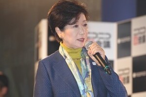 小池知事にコスプレ女性から質問　五輪期間中のコミケはどうなる？