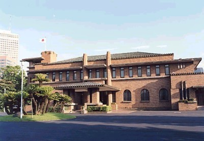 現在の「首相公邸」は2002年まで「首相官邸」として使用されてきた（写真は「官邸」当時。首相官邸ウェブサイトから）