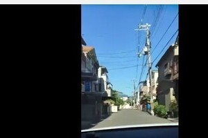 「見てろよ、お前ら」　大阪の通学路暴走する車内動画に騒然