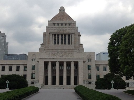 政局をめぐる「場外戦」が続いている
