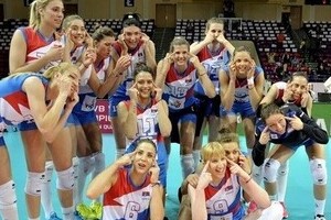 女子バレーセルビア代表に「人種差別」騒動　日本大会出場祝福で「つり目ポーズ」