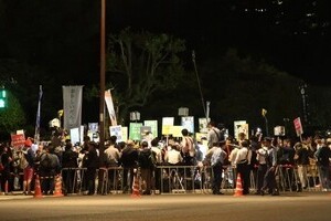 安倍内閣支持率、全社50％割れ　毎日調査は「不支持」上回る