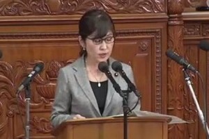 稲田防衛相の失言余波　罷免求めた朝日、朝日を批判した産経