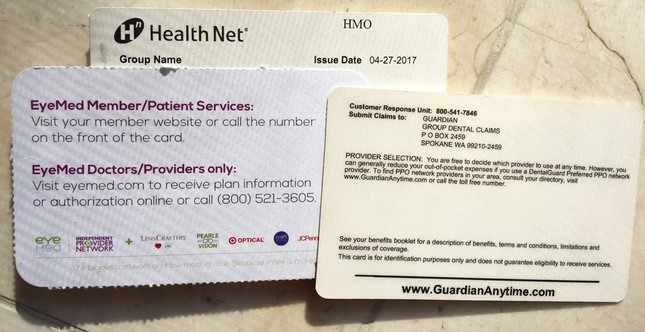 医療(奥)、眼科(左)、歯科(右)保険のカード