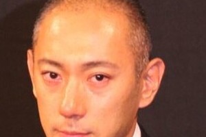 市川海老蔵、不幸があった後にディズニー　不謹慎なのか?