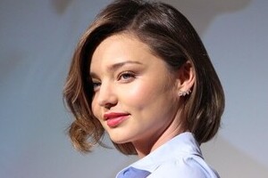 こじはる「お茶していたら、ミランダに会えた」  奇跡のツーショットにファン騒然