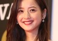 佐々木希、「4000万円」を着用　ティアラ姿が「完全にお姫様」