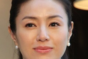 エプロン姿の板谷由夏＆井川遥　「ナチュラルbeauty」と大反響