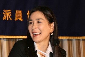 石原真理子、久々登場は「万引き」容疑　細々続けたブログは解読不能なプッツンぶり...