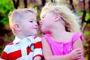 21歳兄が中高生の妹と「口にチュー」　貴乃花親方の長男激白にネット騒然