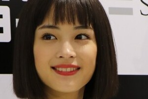 広瀬すず、ロバート秋山と2ショット　「顔の大きさ格差」に驚きの声