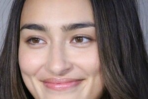 長谷川潤が愛娘の寝姿を投稿　「人魚姫みたい」の一方で「無防備」と心配の声も