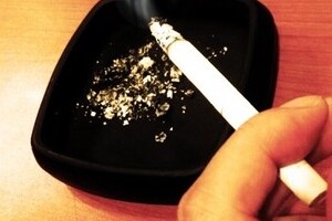 タバコ吸わない社員に「有休」増やす　ユニーク制度企業に効果を聞いてみると...