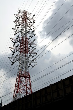 各紙のエネルギーに関する論調が割れた（画像はイメージです）
