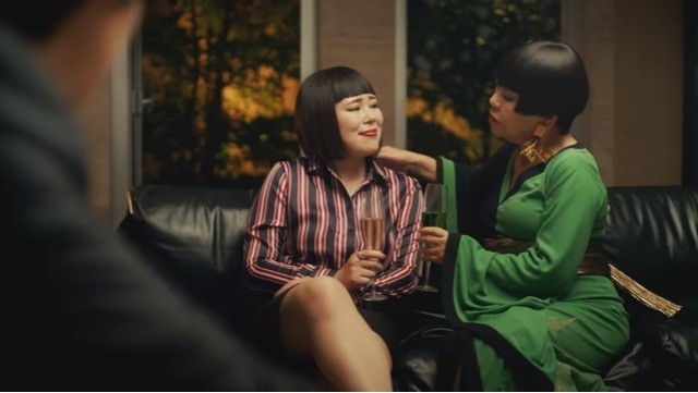 CMで共演したブルゾンちえみさんとコシノジュンコさん（写真は、docomo　TVCM「母、ジュンコ」篇より）