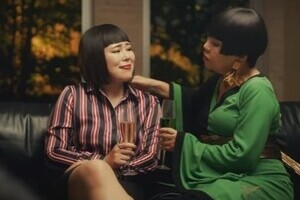 ブルゾン「インスタ」にアノ人が降臨　激似すぎて「親子にしか見えません」