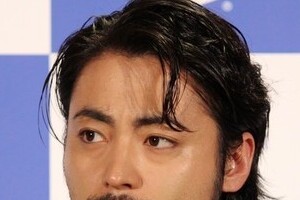 山田孝之が激熱ツーショット　「うらやましすぎて殺意！」問題写真に阿鼻叫喚