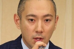 海老蔵が公開した「長女写真」にファン驚き　「麻央ちゃんだ」「ドキッとした」