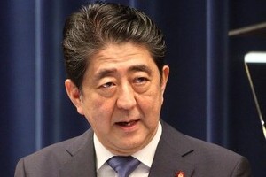 安倍首相出演のNEWS23で「モリカケ！」　キャスターのイヤホンから漏れ生放送はバトルに