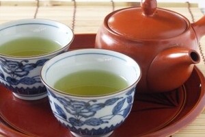 緑茶と紅茶はダイエットにも効く！　マウス実験で「やせ菌」増加、代謝アップ