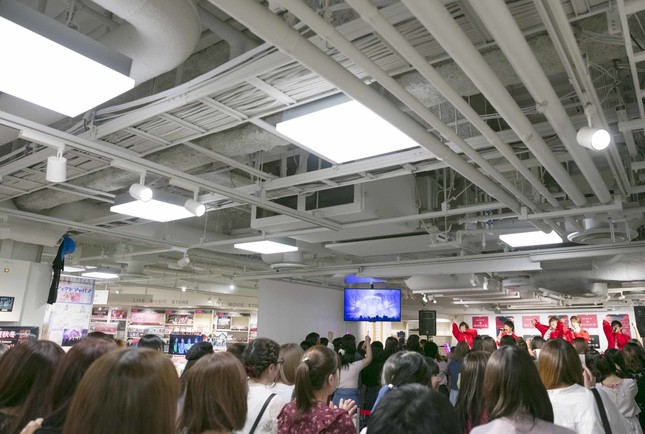 キャンペーン開始後の10月1日の公演。以前より明らかに動員が多かったという