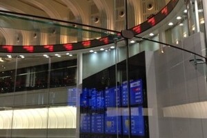 市場はもう「選挙終った」モード？　公示翌日に「株価、20年10か月ぶり高値」