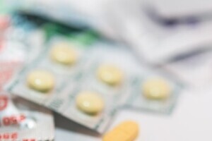 東京五輪で薬剤師が「奴隷のような扱い」？　組織委に「募集要項」の話を聞くと...