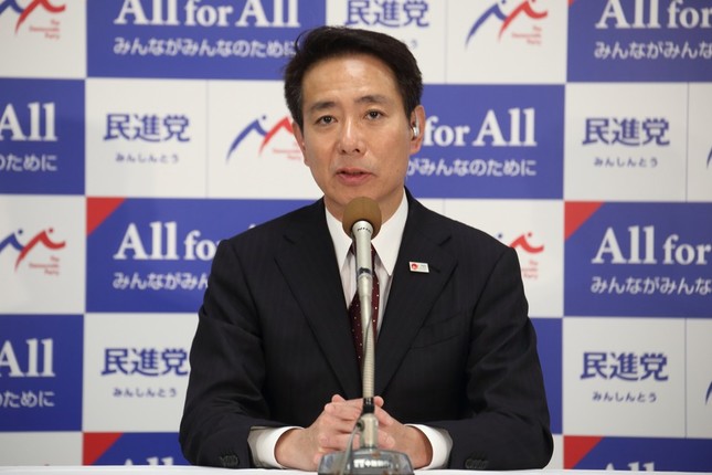 NHKの番組に出演する民進党の前原誠司代表