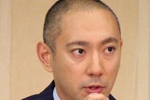 海老蔵、娘が書いた家族イラストに感動　「麻央元気 嬉しい絵です」