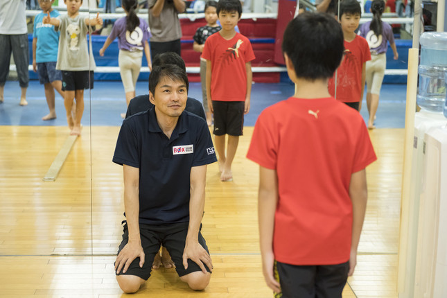 子どもたちを指導する飯田さん（写真は飯田さんより提供）
