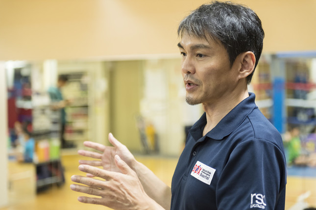 子どもたちを指導する飯田さん（写真は飯田さんより提供）
